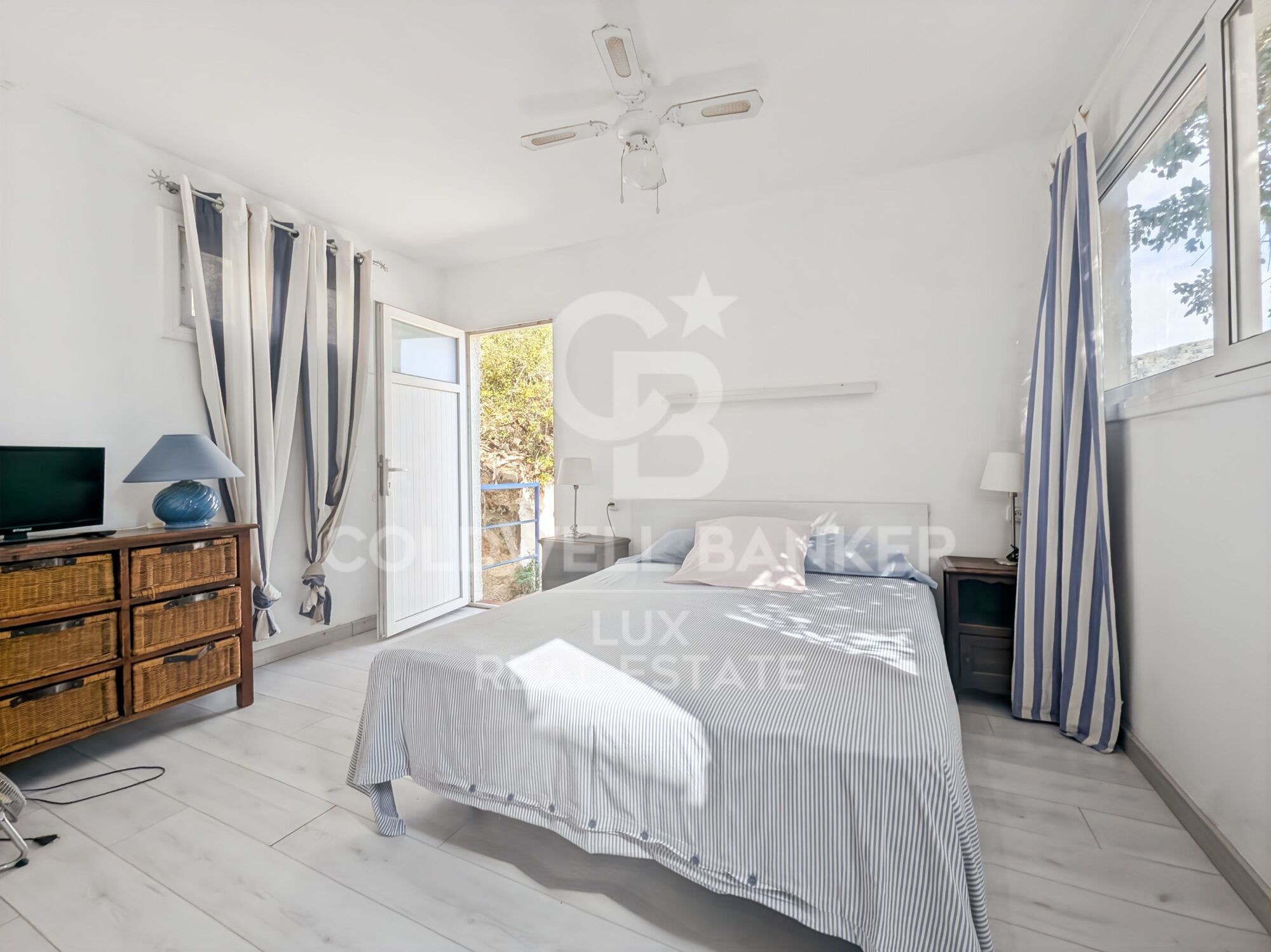 Villa with pool and sea view - Almadrava Roses