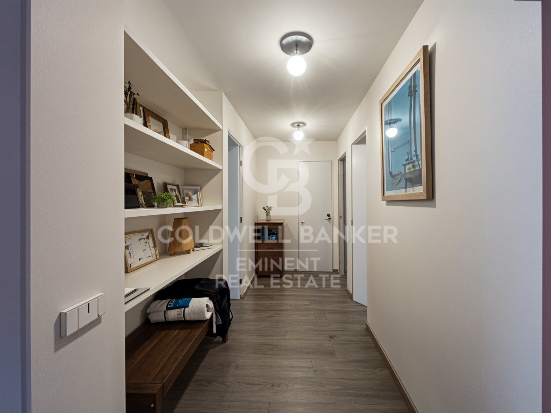 Ruhige Wohnung im fünften Stock mit Aufzug, gelegen an der Avenida Sarrià