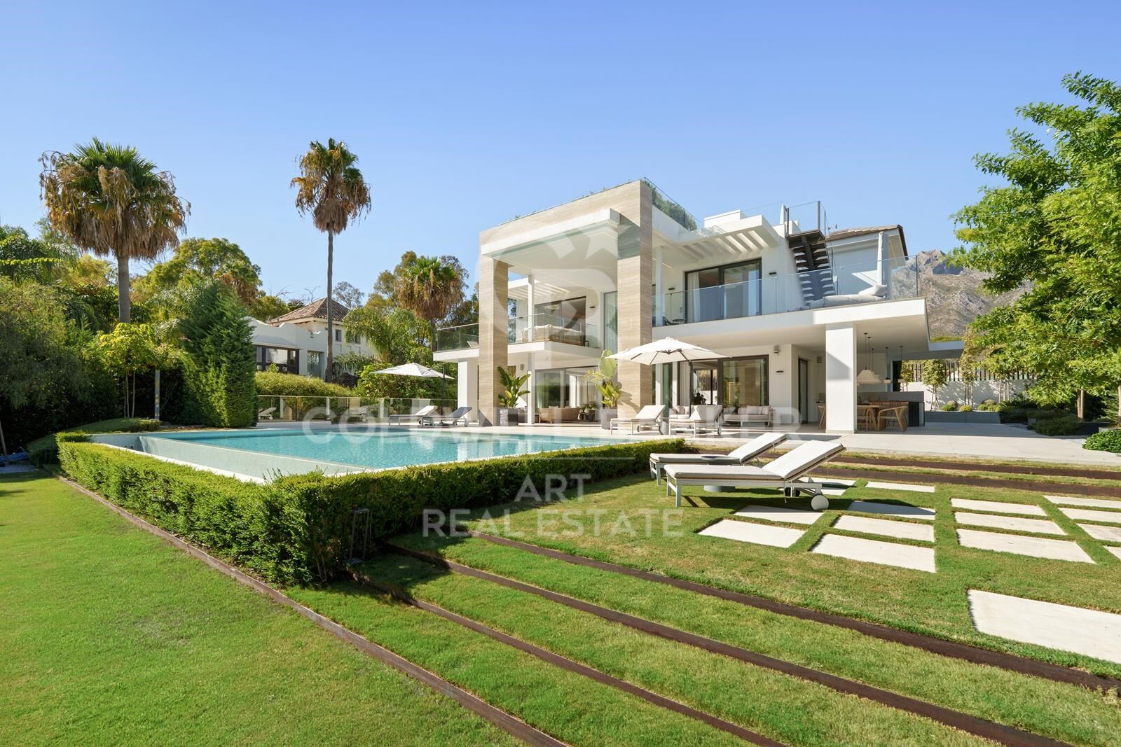Élégance Méditerranéenne sur la célèbre Golden Mile de Marbella