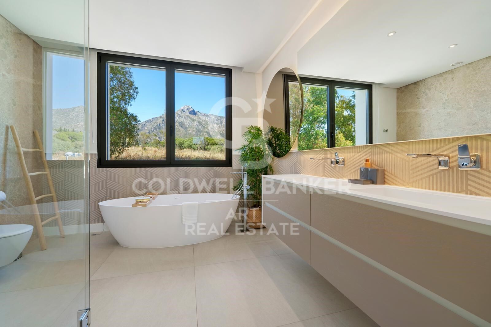 Mediterranes Wohnen mit Stil auf Marbellas Goldener Meile