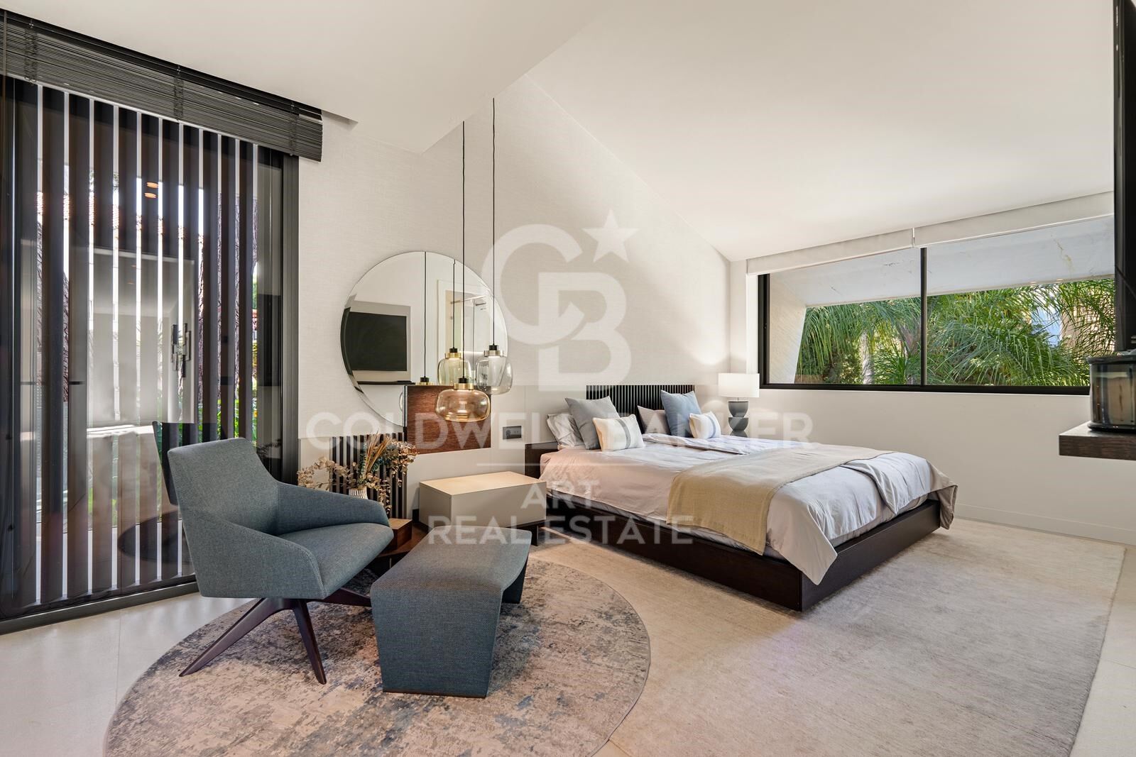 Elegancia moderna en Marbella Este - villa contemporánea en Las Chapas