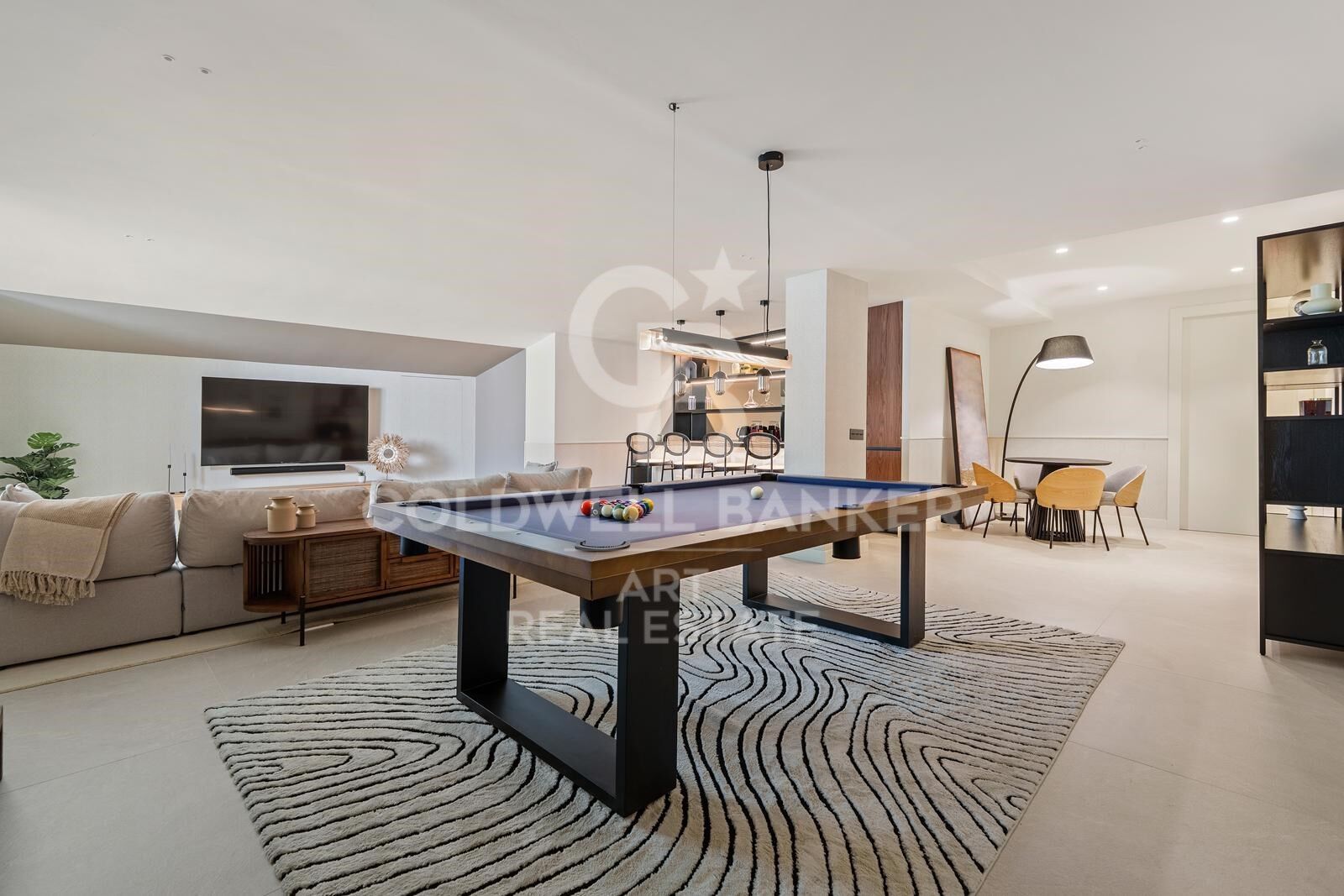 Elegancia moderna en Marbella Este - villa contemporánea en Las Chapas