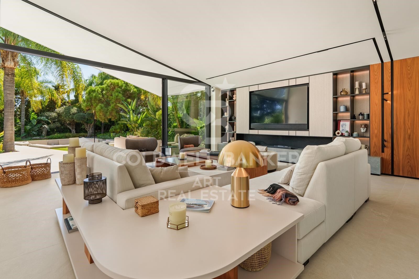 Elegancia moderna en Marbella Este - villa contemporánea en Las Chapas