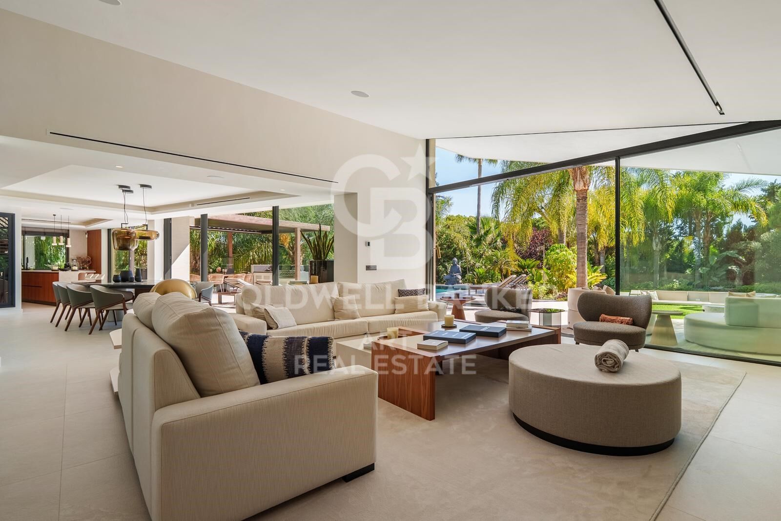 Elegancia moderna en Marbella Este - villa contemporánea en Las Chapas