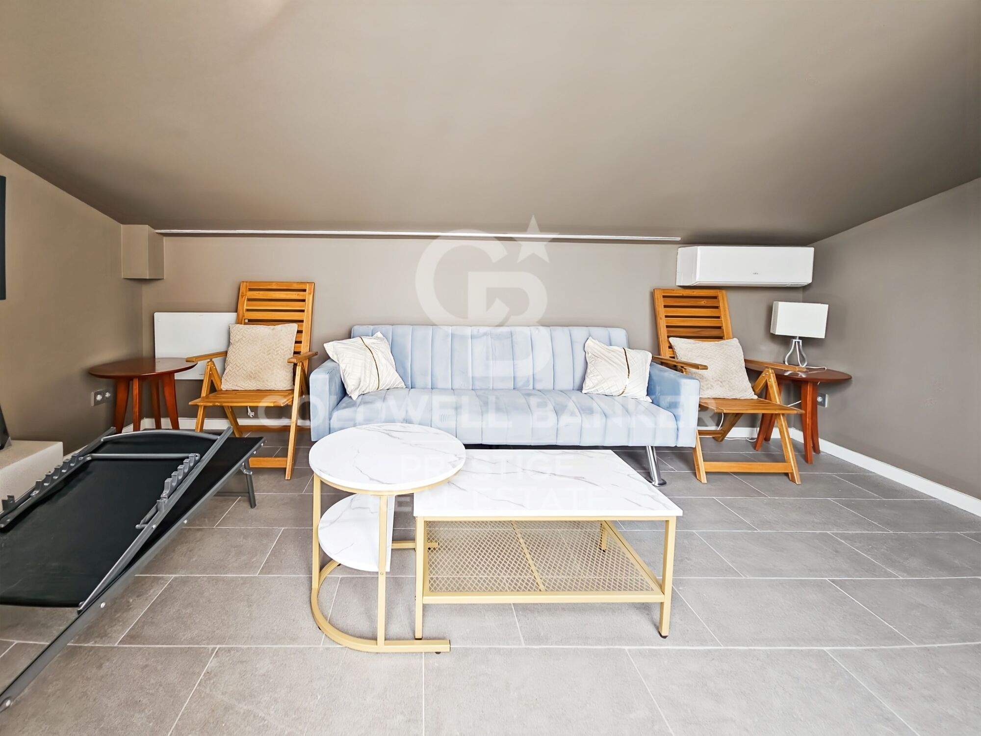 Casa de obra nueva en el casco antiguo de Finestrelles,Barcelona