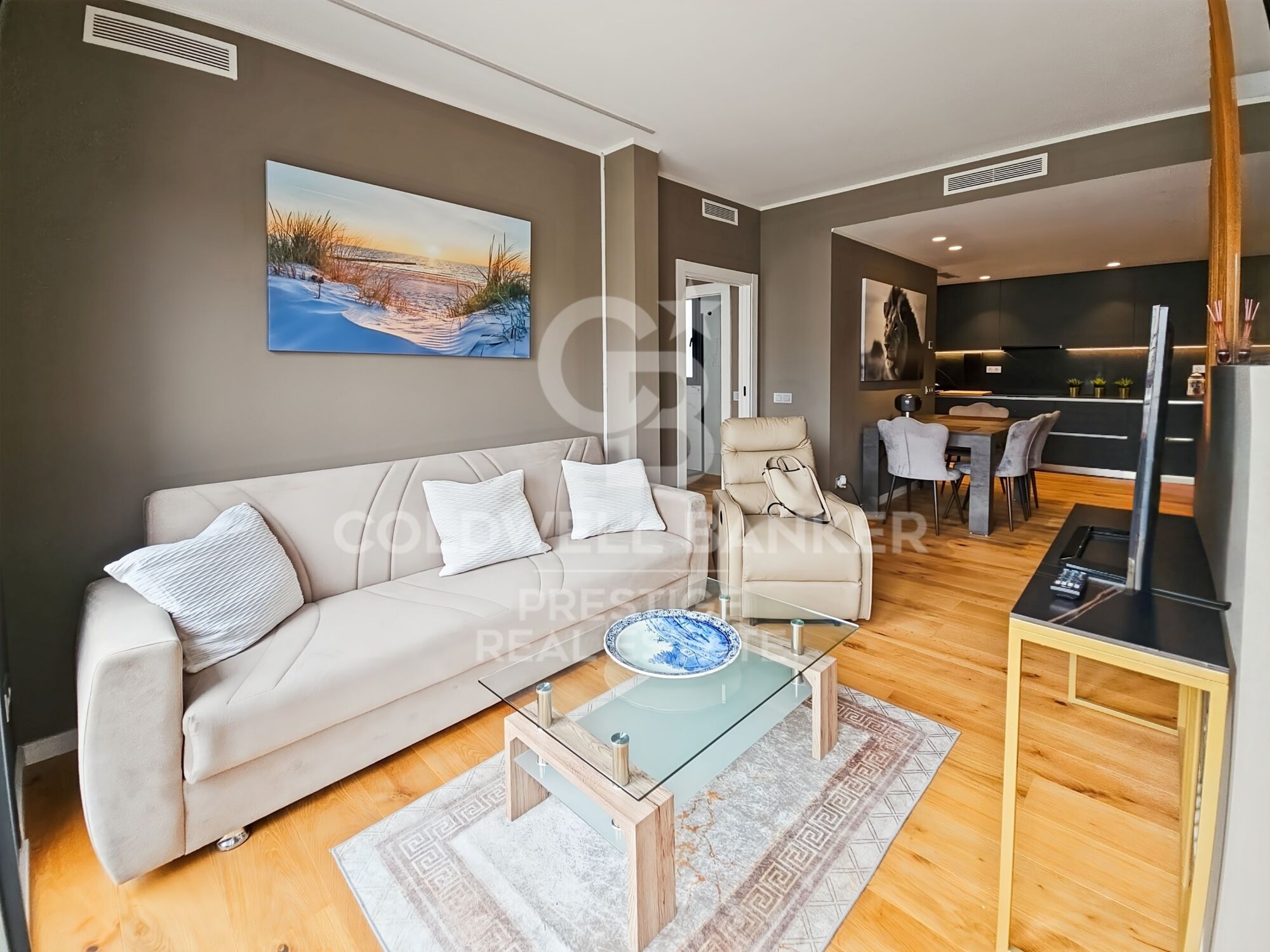 Neubauhaus im historischen zentrum von Finestrelles,Barcelona