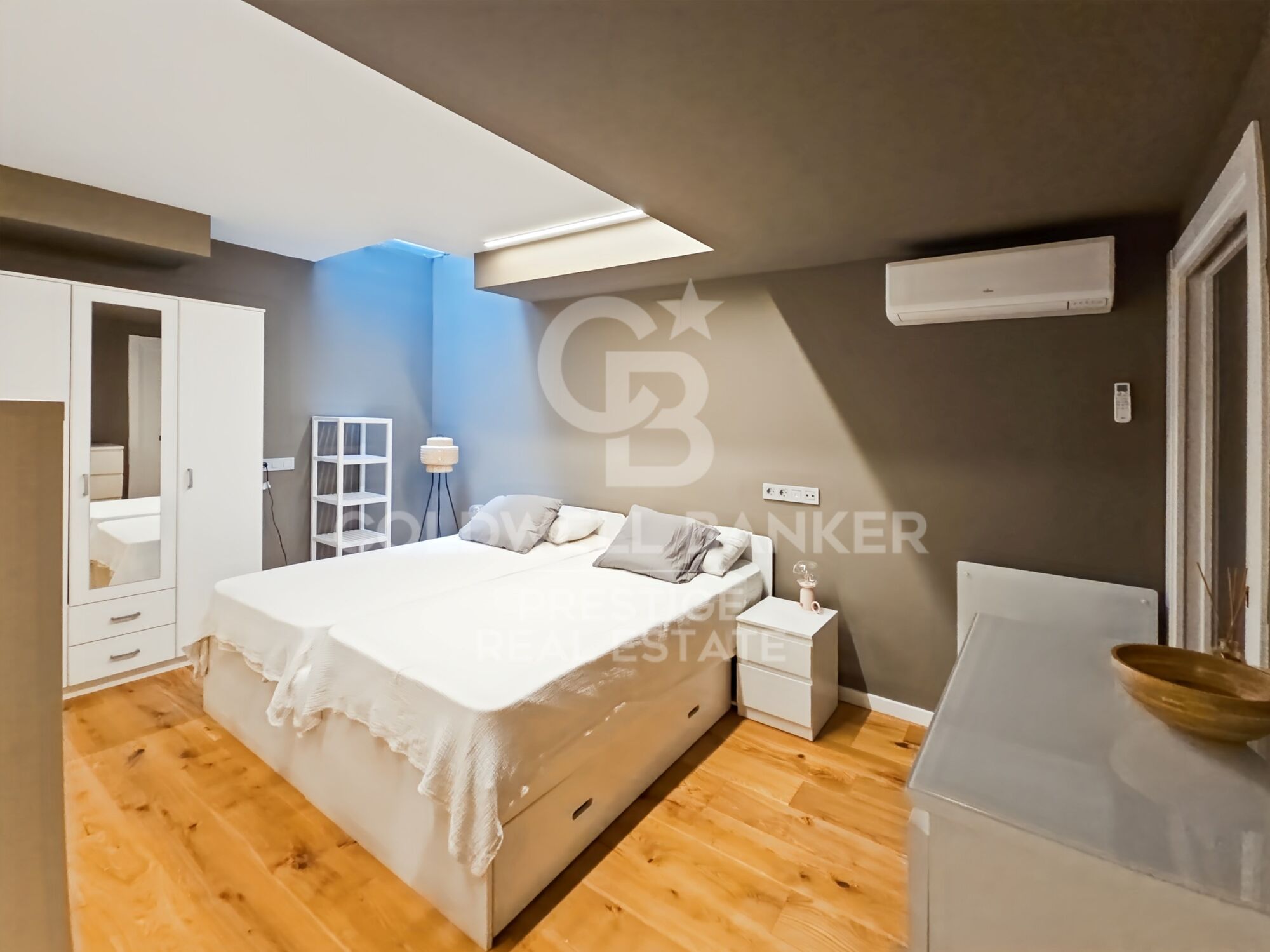 Brand-new house in the historic centre of Finestrelles,Barcelona