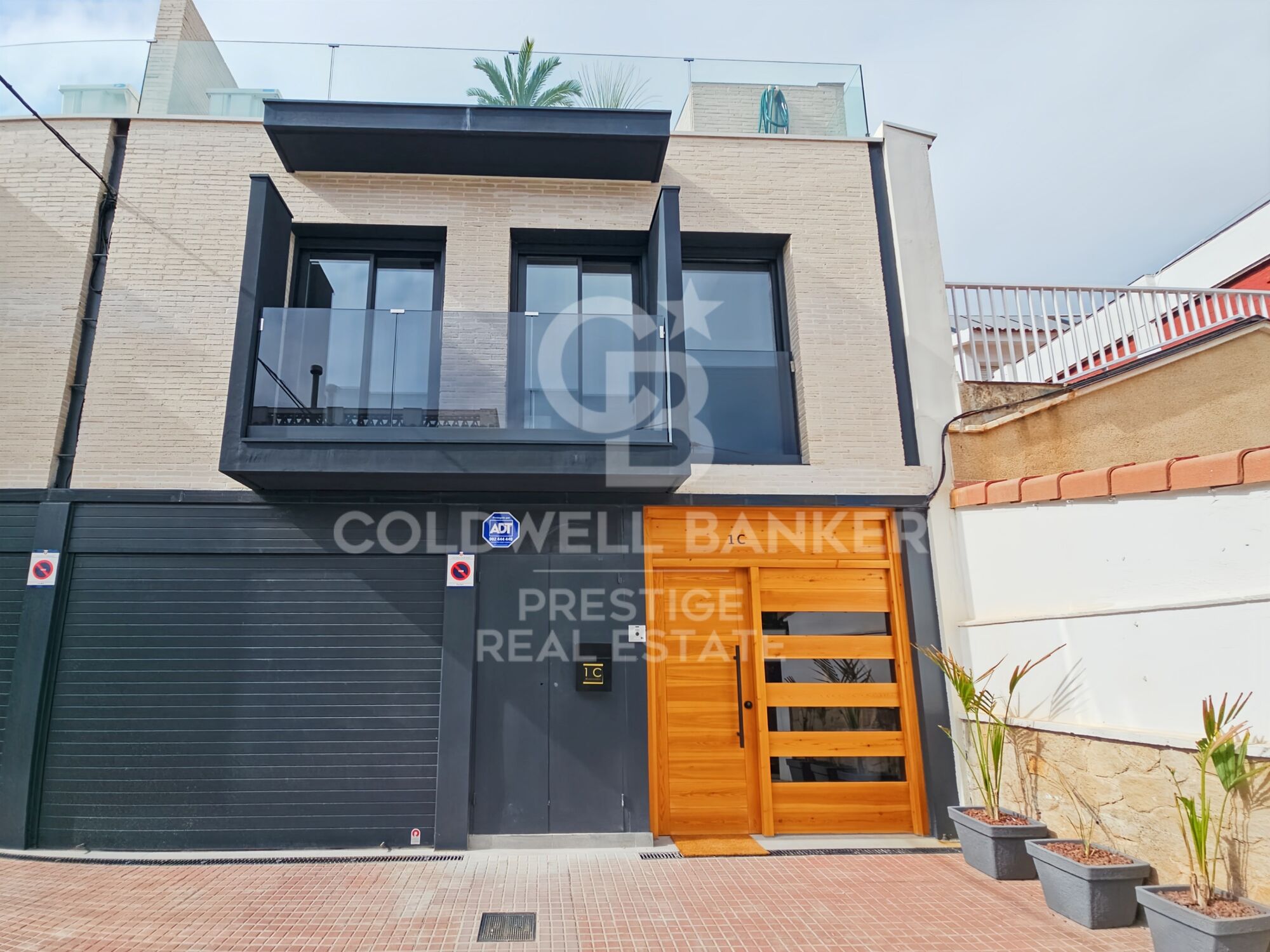 Casa de obra nueva en el casco antiguo de Finestrelles,Barcelona
