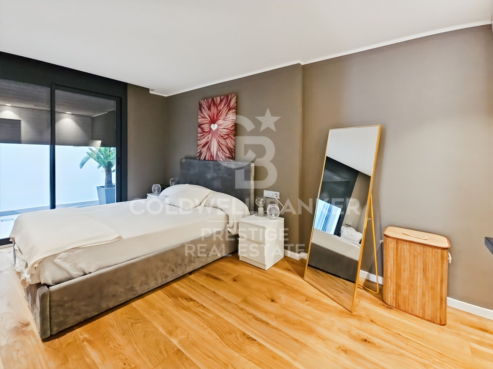 Brand-new house in the historic centre of Finestrelles,Barcelona