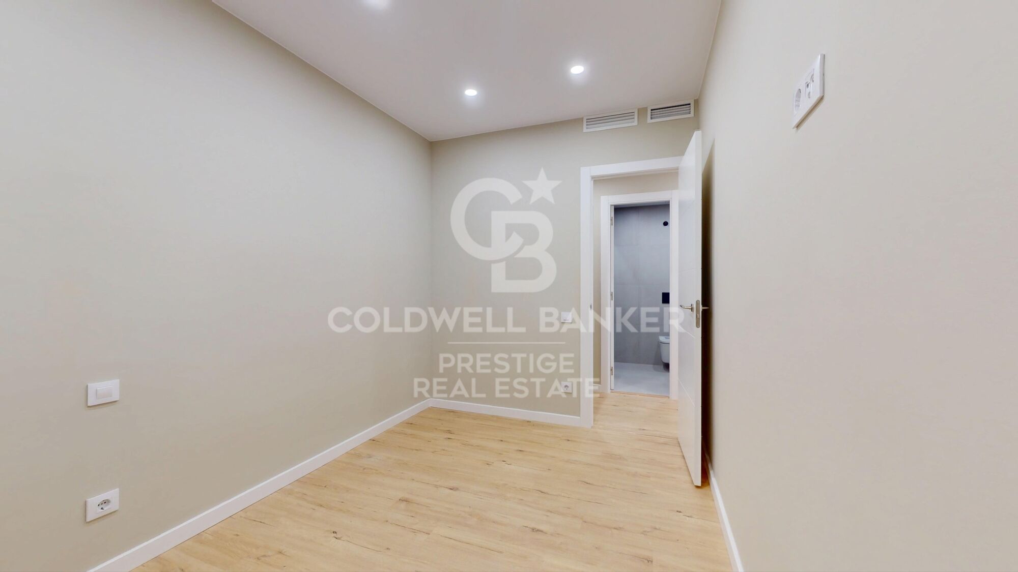 Bright, newly renovated property in Eixample, Barcelona