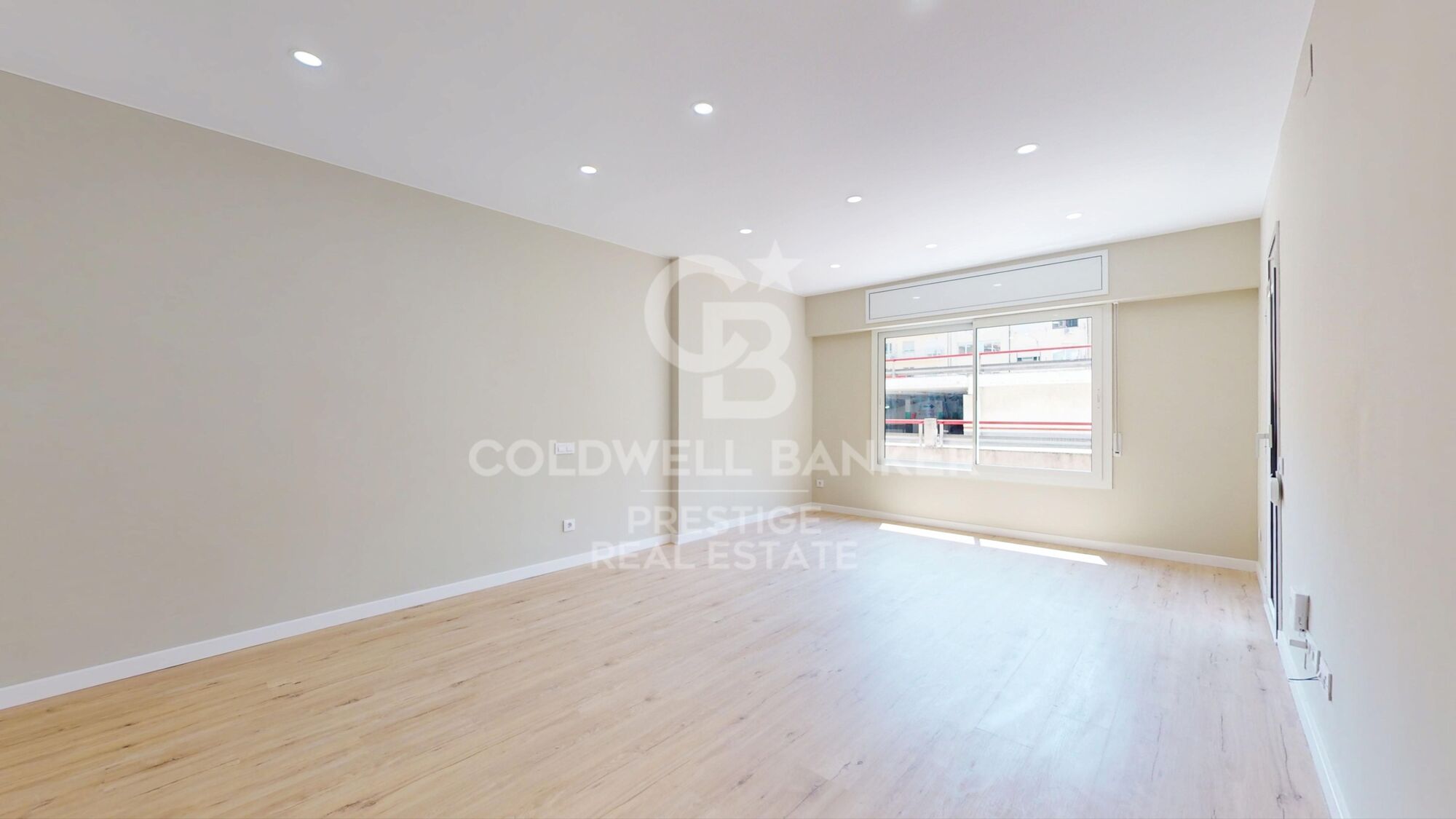 Bright, newly renovated property in Eixample, Barcelona