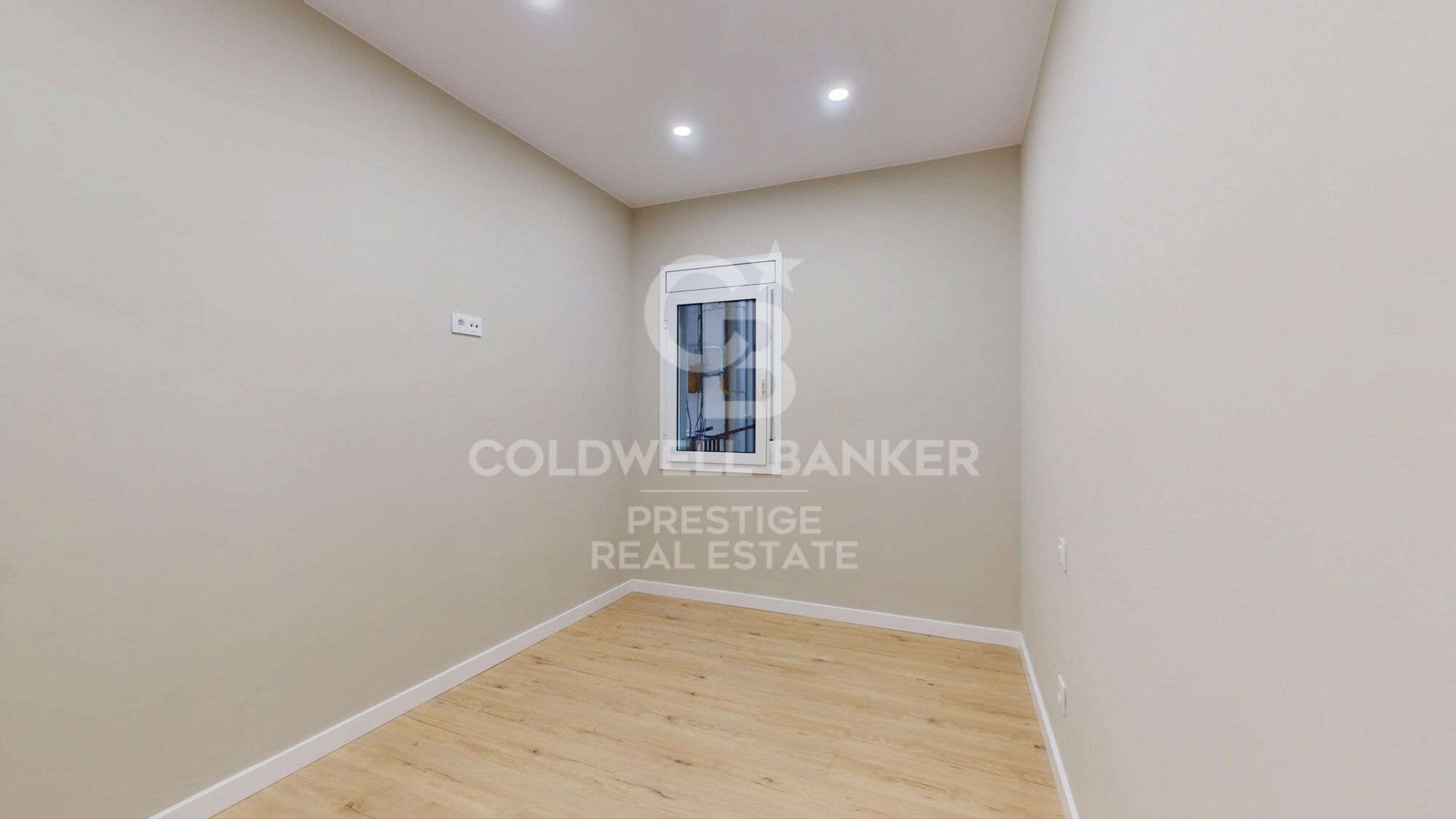 Bright, newly renovated property in Eixample, Barcelona