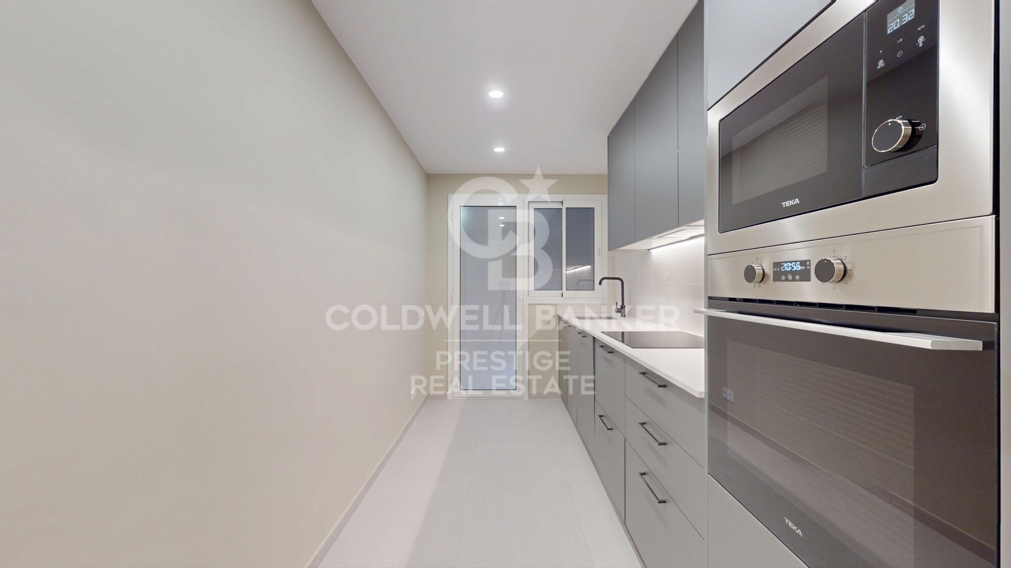 Bright, newly renovated property in Eixample, Barcelona