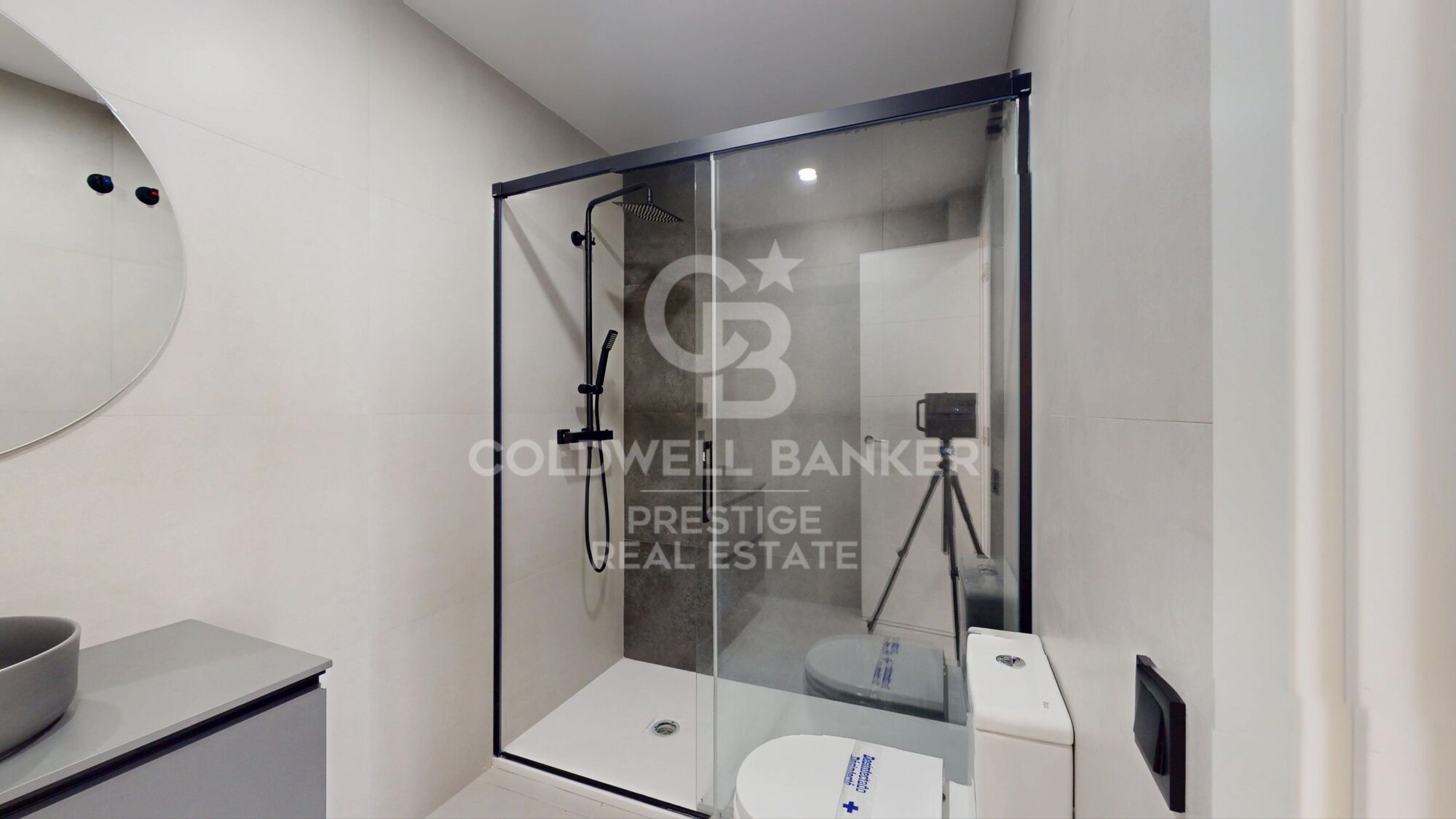 Bright, newly renovated property in Eixample, Barcelona