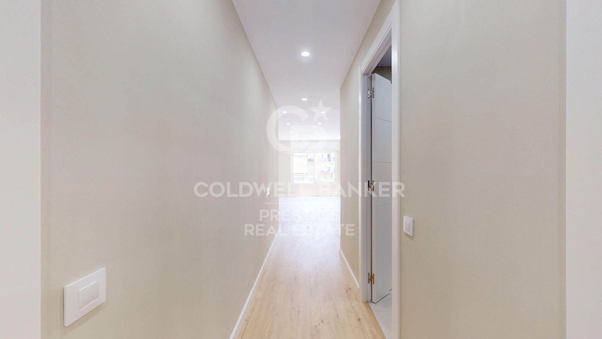 Bright, newly renovated property in Eixample, Barcelona