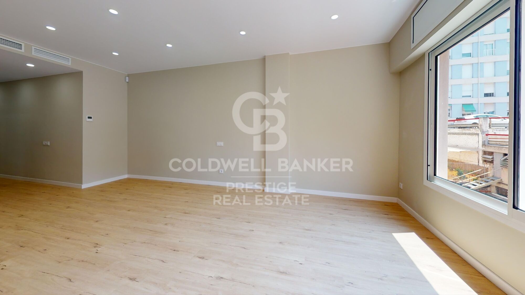 Bright, newly renovated property in Eixample, Barcelona