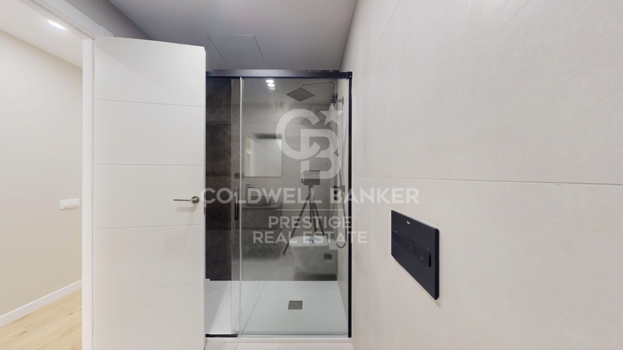 Bright, newly renovated property in Eixample, Barcelona