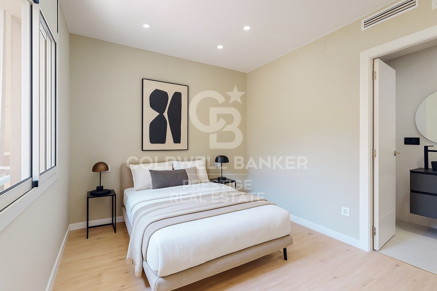 Bright, newly renovated property in Eixample, Barcelona