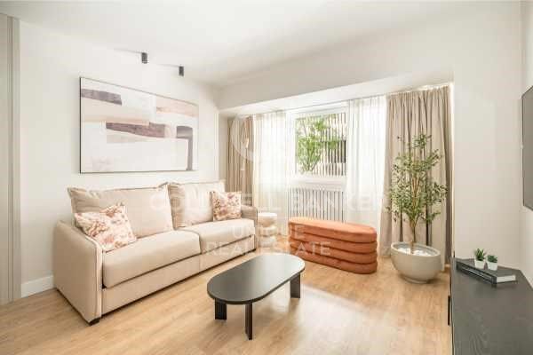 Renovated exterior flat with 2 bedrooms in Castellana, Madrid