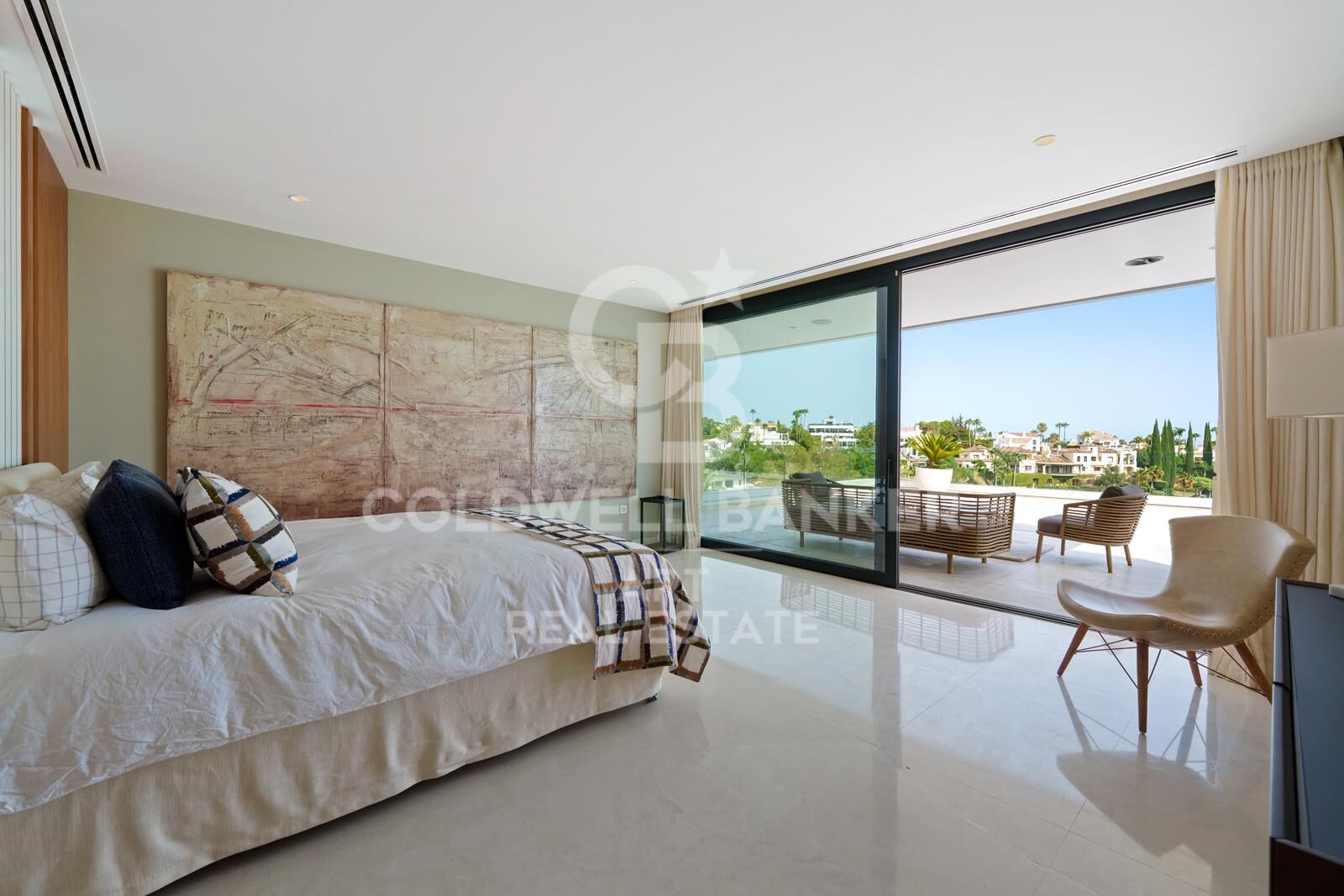 A contemporary masterpiece in frontline golf in the heart of Nueva Andalucía, Marbella