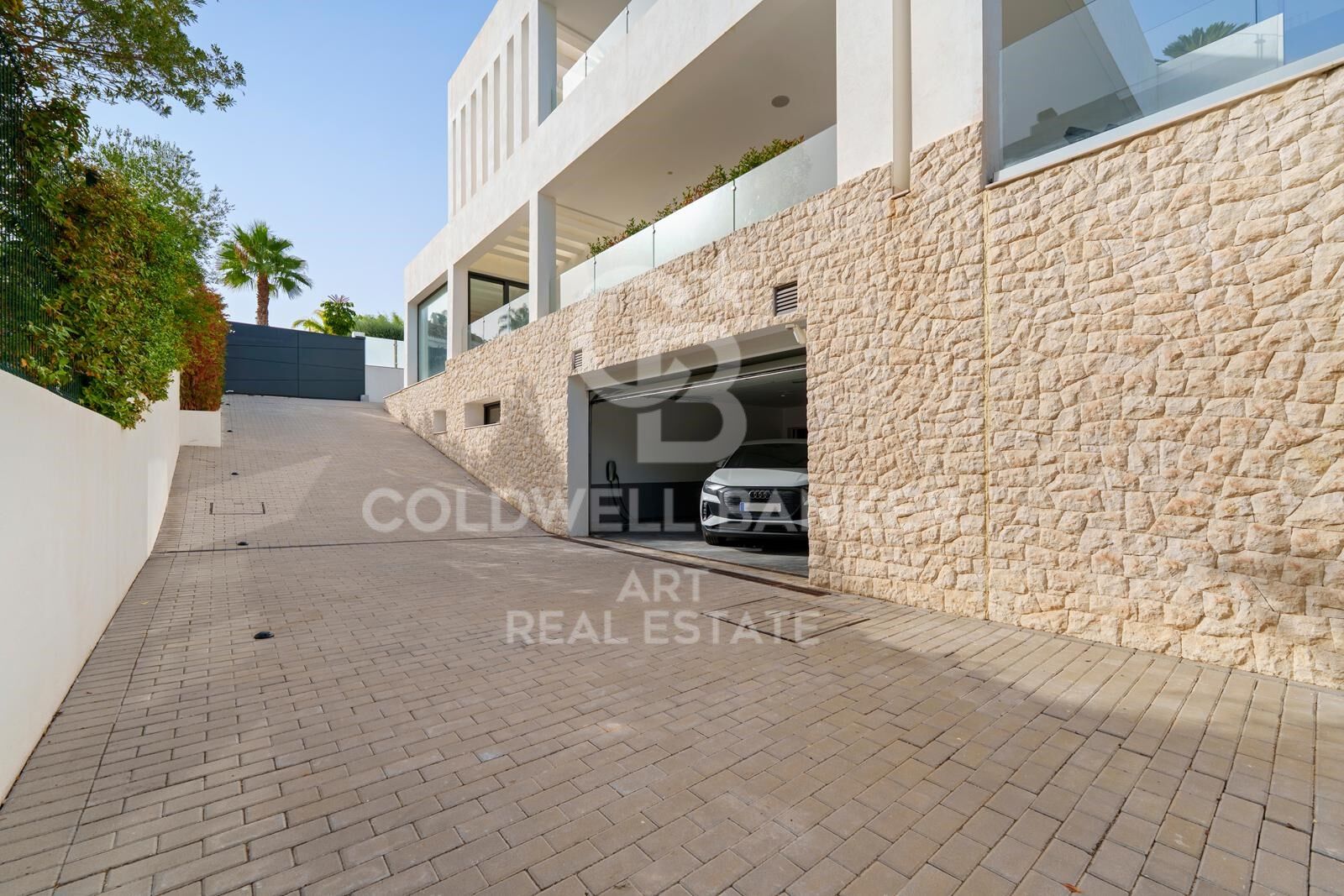 Ein zeitgenössisches Meisterwerk im Herzen von Nueva Andalucía, Marbella