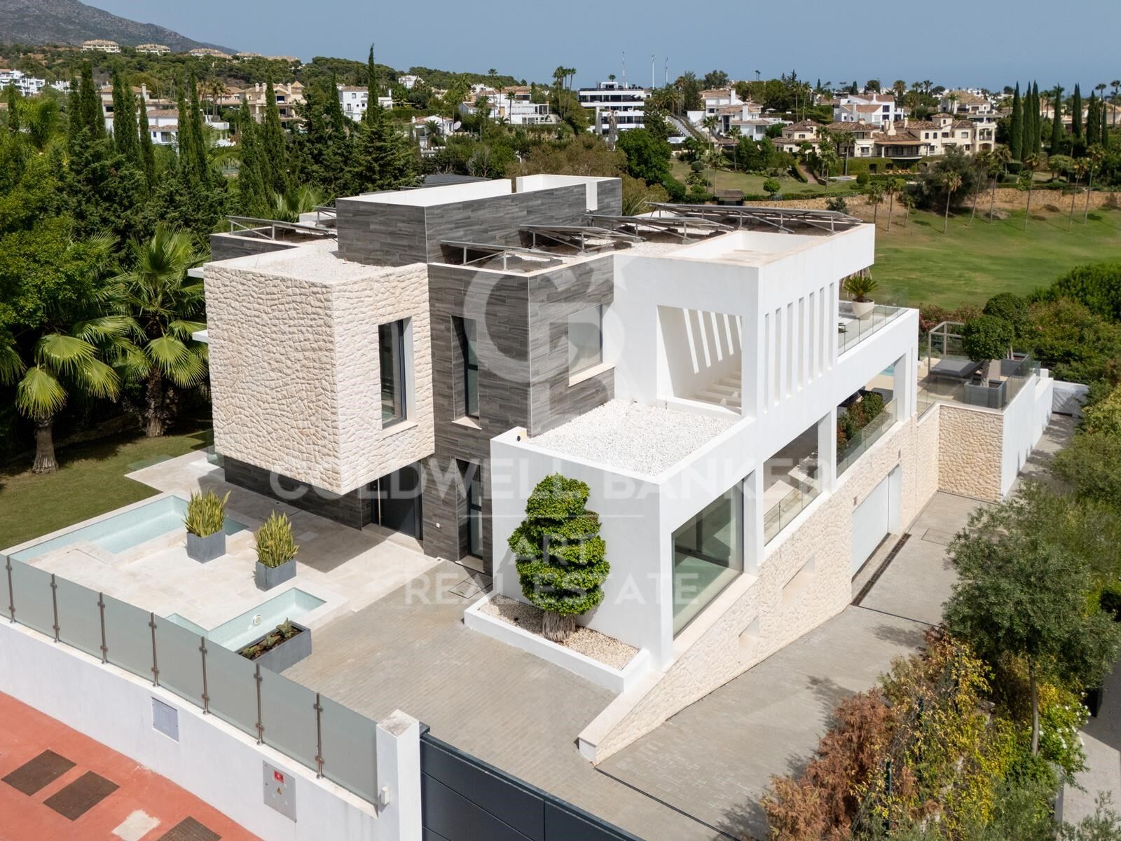 Una obra maestra contemporánea en el corazón de Nueva Andalucía, Marbella