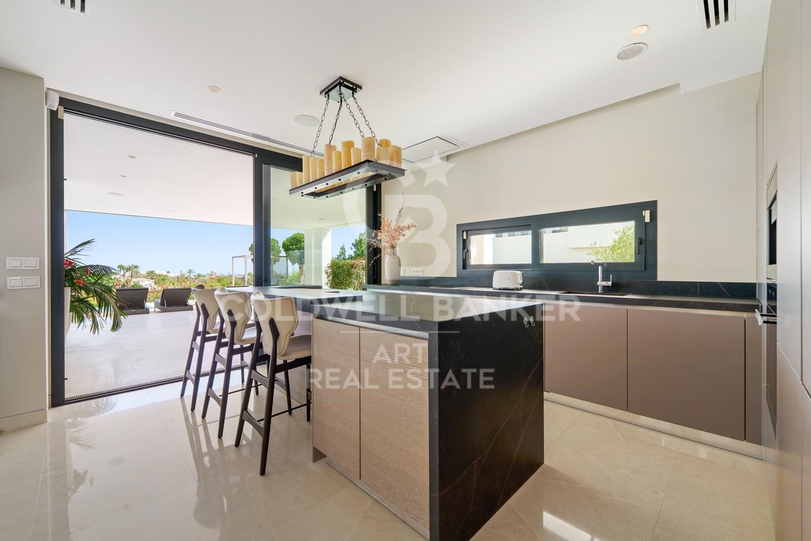 A contemporary masterpiece in frontline golf in the heart of Nueva Andalucía, Marbella