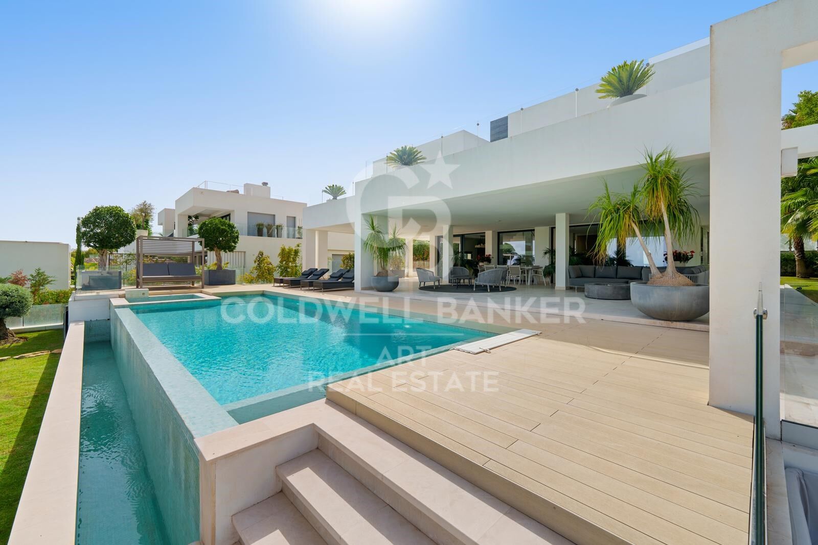 A contemporary masterpiece in frontline golf in the heart of Nueva Andalucía, Marbella