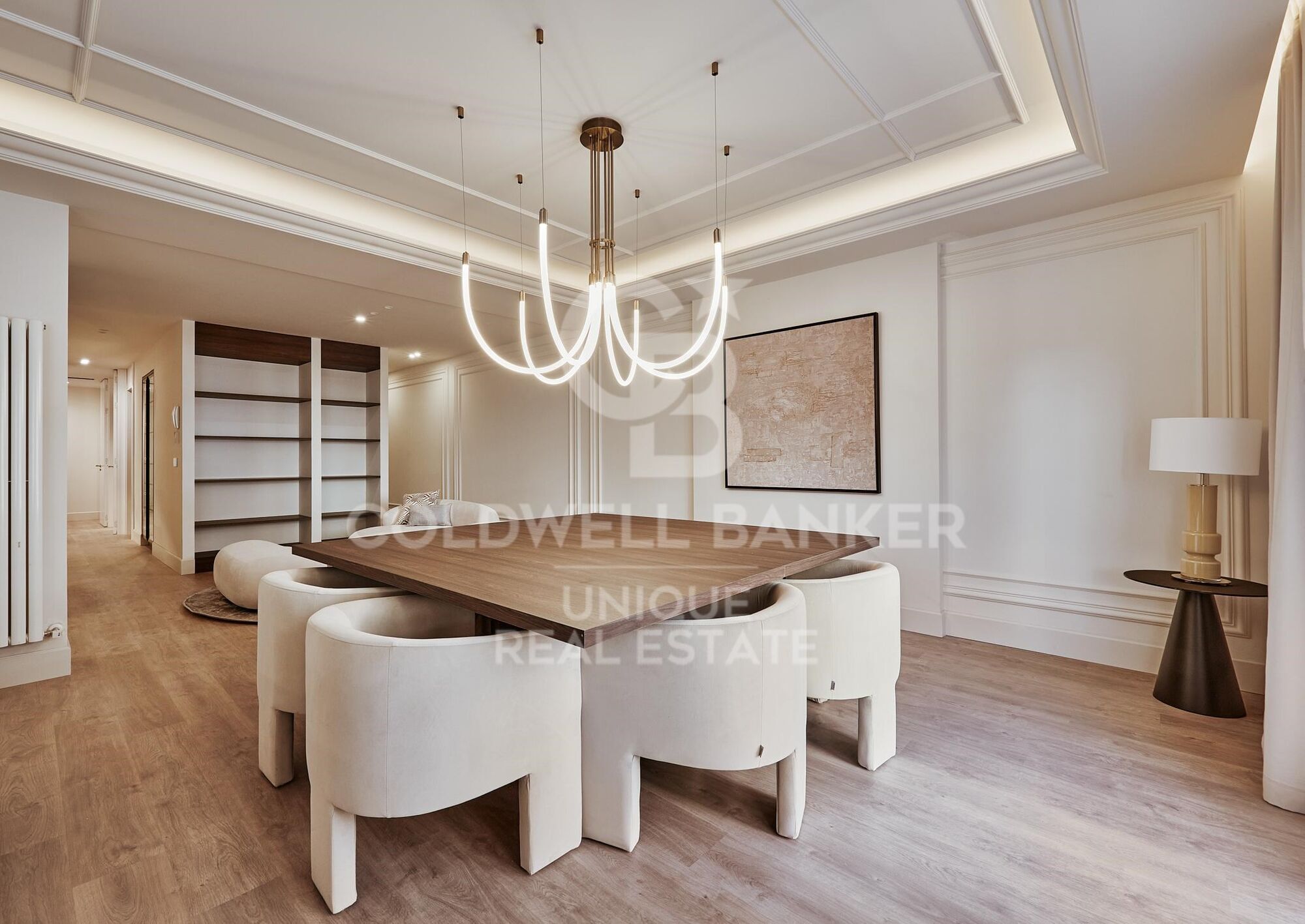 Exclusive renovated 5-bedroom exterior flat in Castellana, Madrid