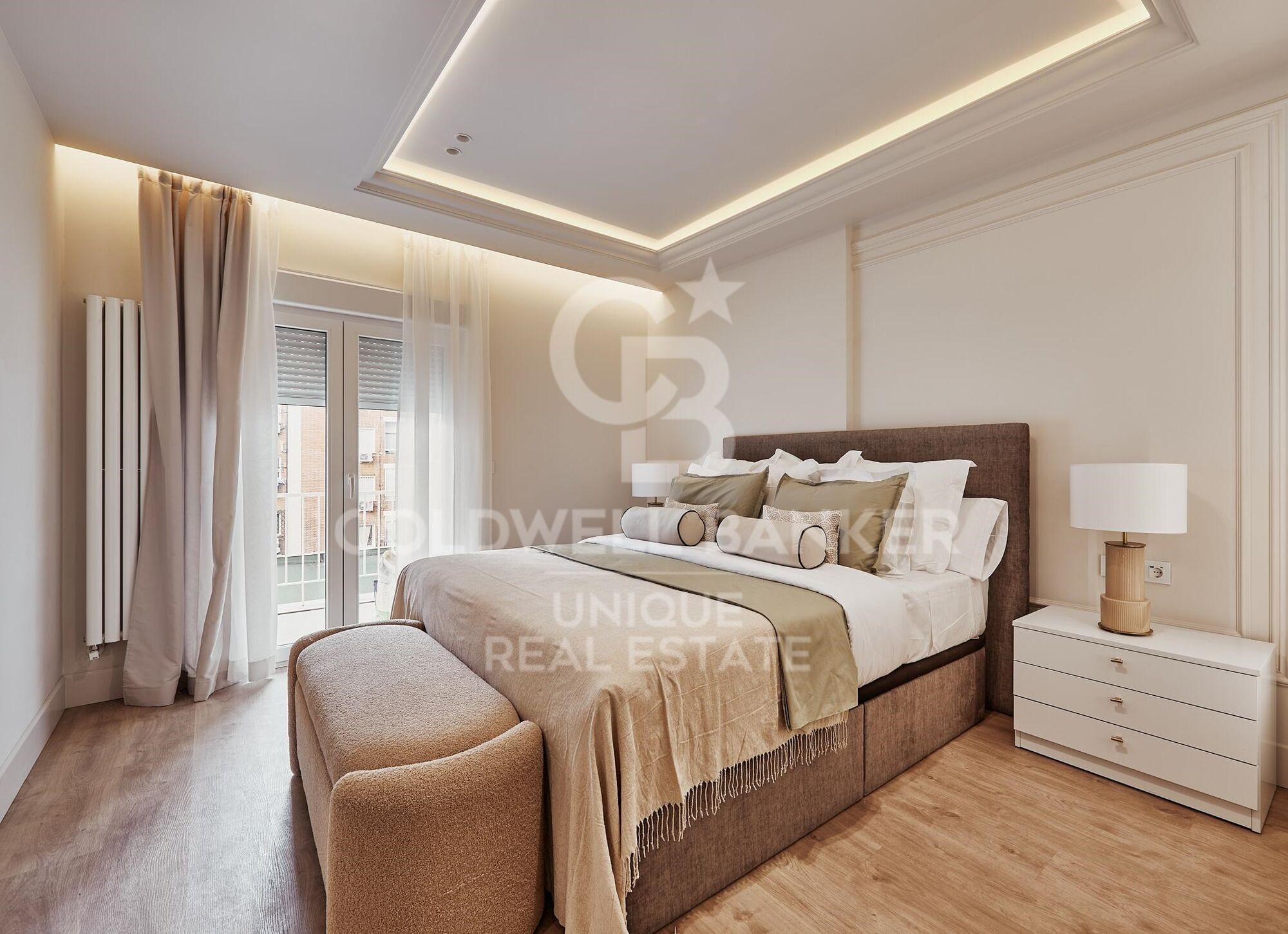 Exclusive renovated 5-bedroom exterior flat in Castellana, Madrid