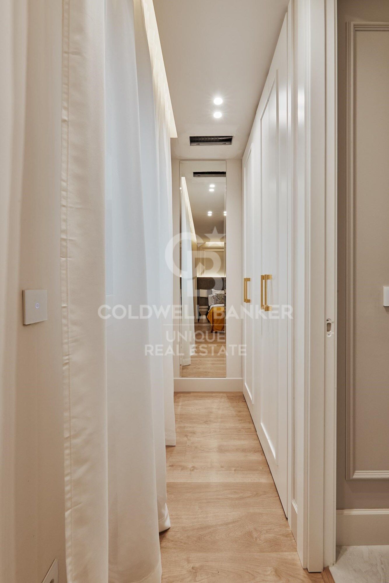 Exclusive renovated 5-bedroom exterior flat in Castellana, Madrid