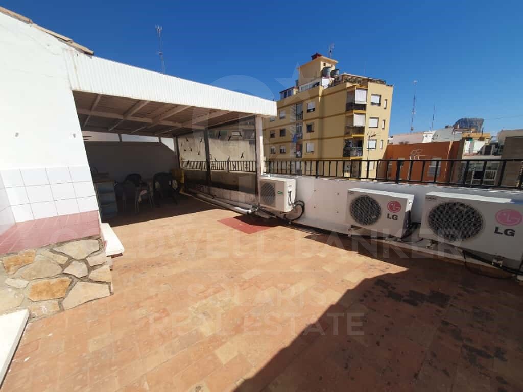 Gran Oportunidad de Inversión: Casa Adosada con Encanto en el Casco Antiguo de Calpe