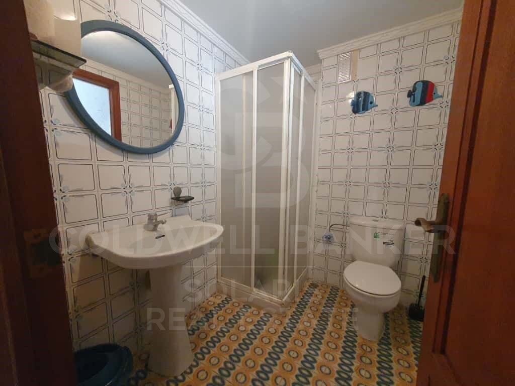 Gran Oportunidad de Inversión: Casa Adosada con Encanto en el Casco Antiguo de Calpe