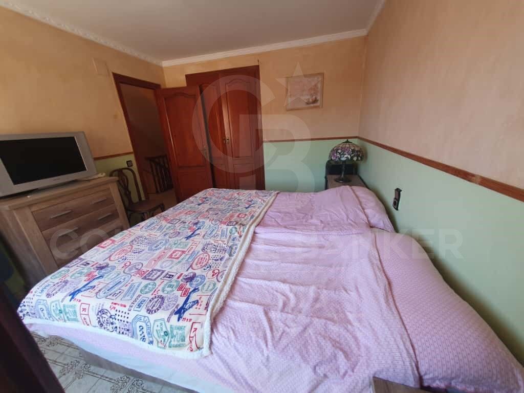 Gran Oportunidad de Inversión: Casa Adosada con Encanto en el Casco Antiguo de Calpe