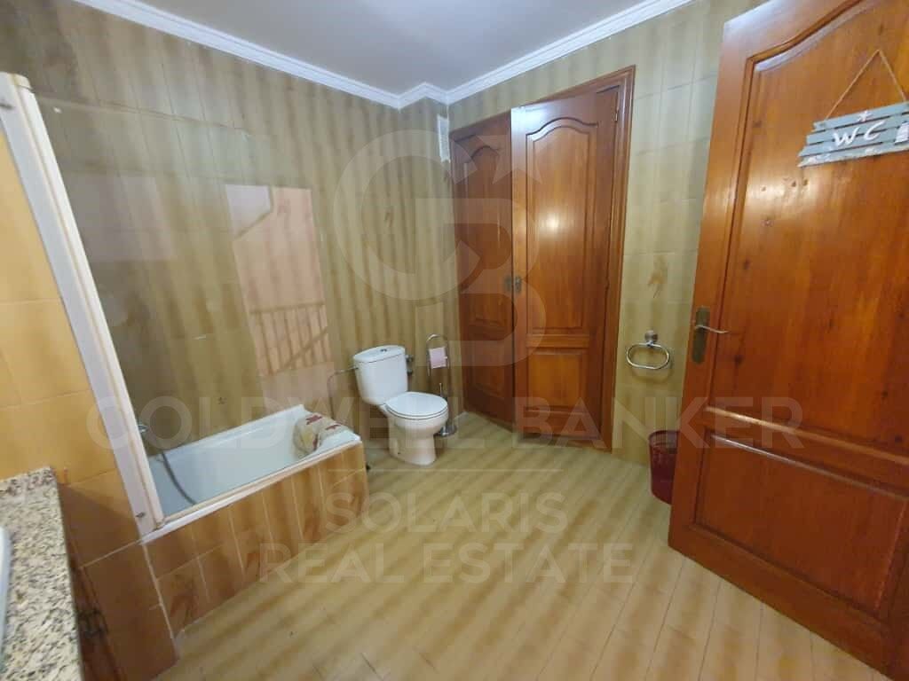 Great Investment Opportunity: Charming Townhouse in the Old Town of Calpe