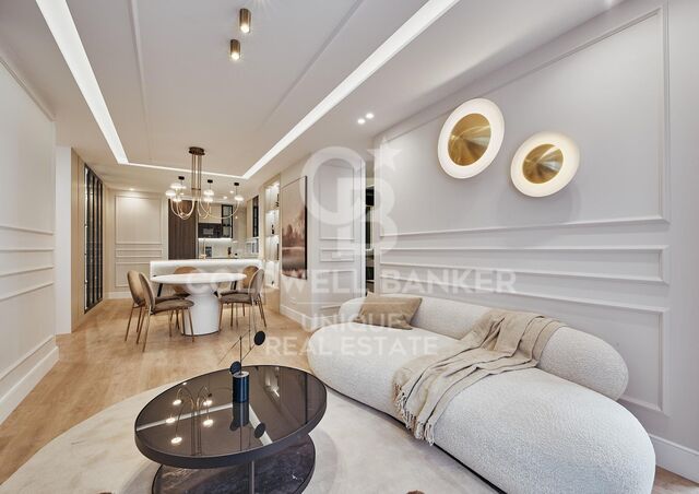 Exklusiv renovierte Wohnung mit 3 Schlafzimmern und Terrasse in Castellana, Madrid