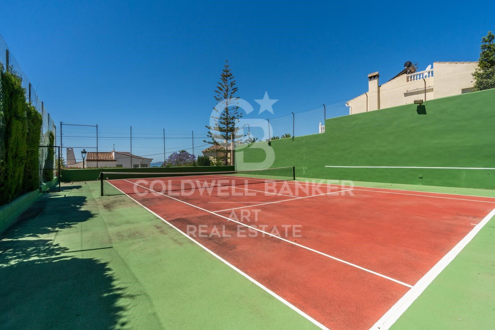 Luxury villa with panoramic sea views in Estepona