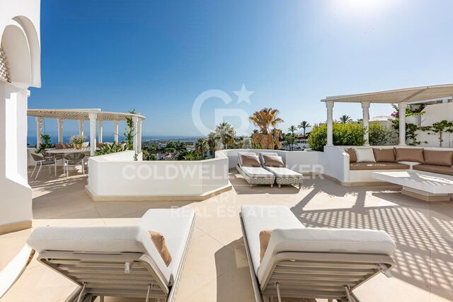 Elegant Coastal Living in Marbella's Golden Mile