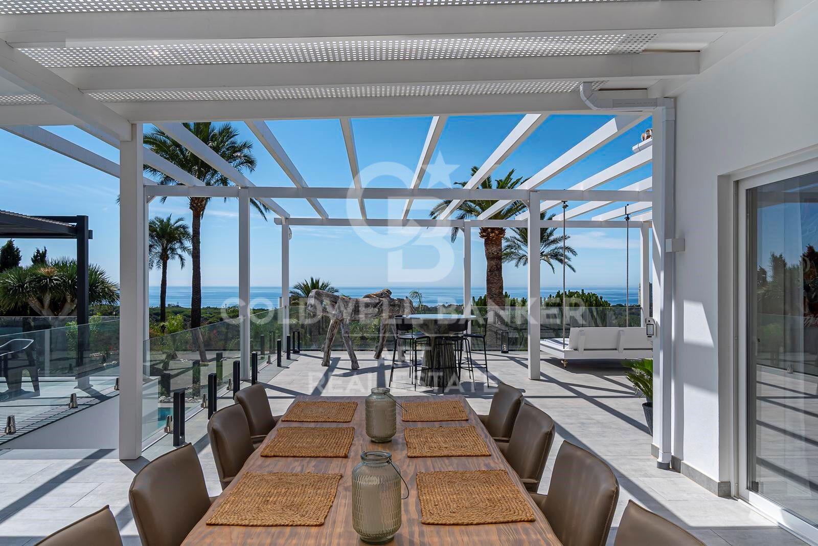 Villa méditerranéenne moderne avec vue sur mer à Elviria, Marbella Est