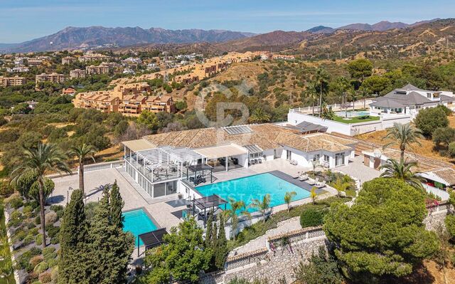 Modern Mediterranean villa with sea views in Elviria, Marbella East
