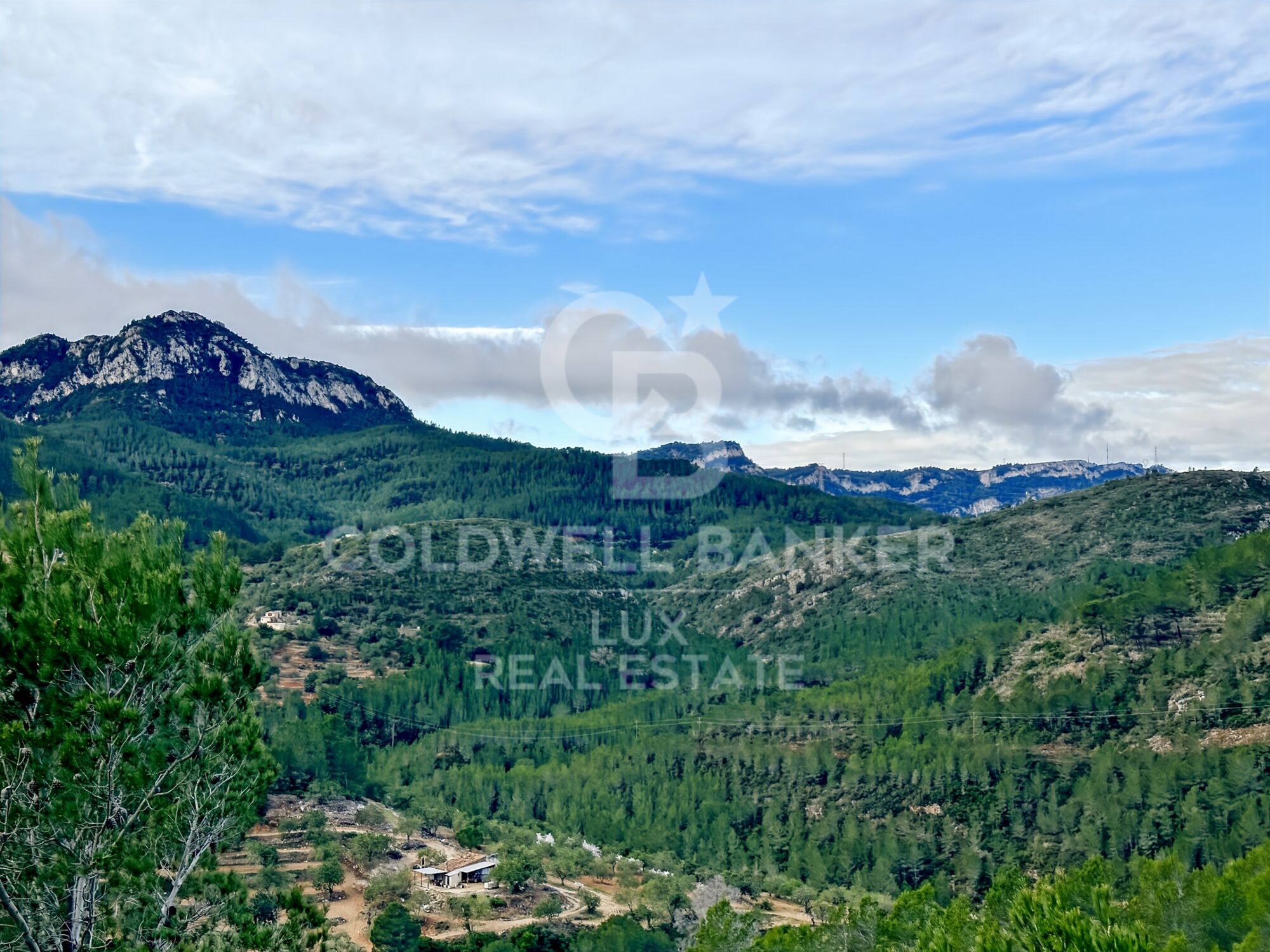 Gelegenheit in Pratdip, Costa Dorada: fast 28 ha großes Landgut mit Bauernhaus aus dem Jahr 1900