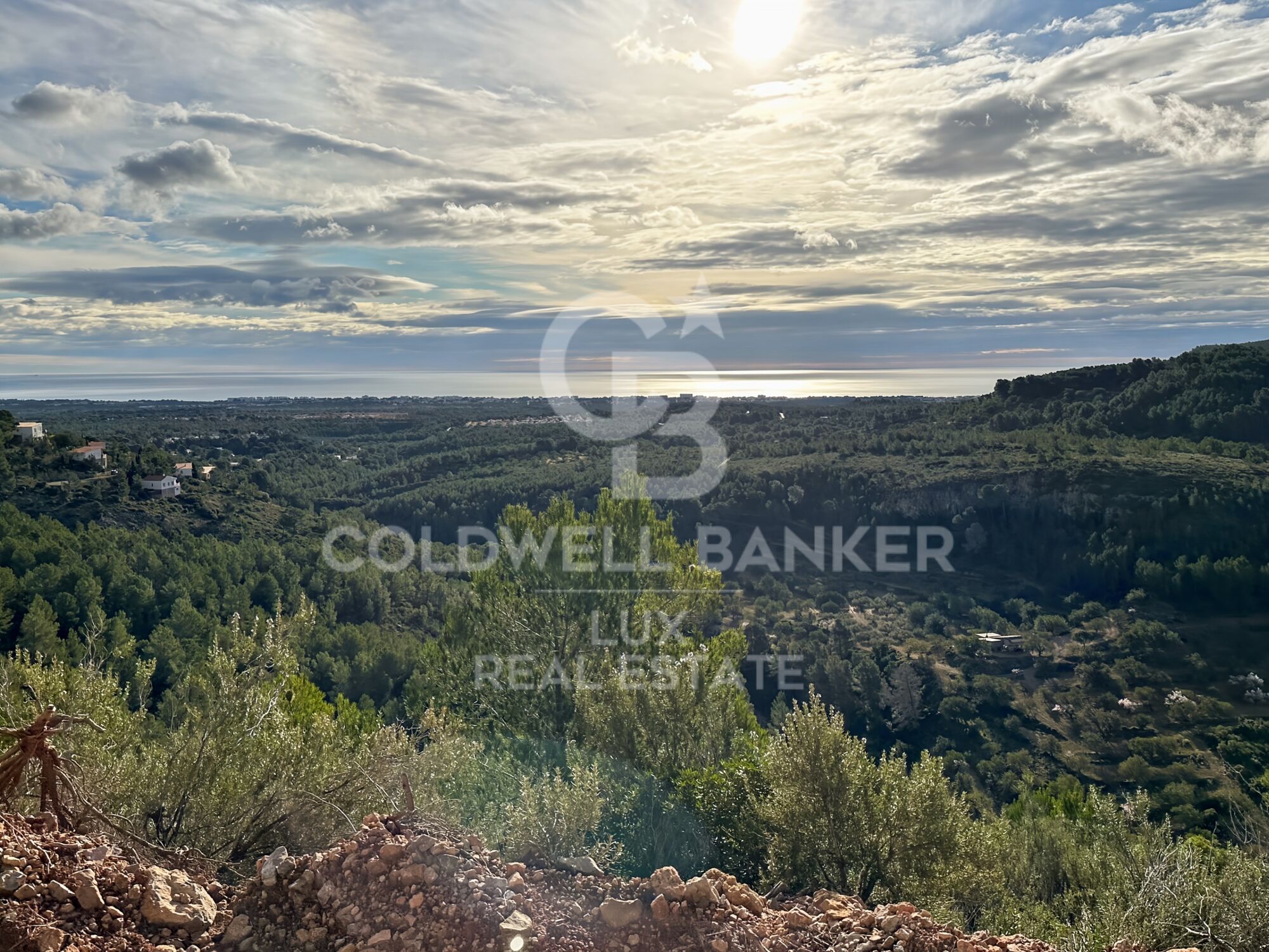 Opportunity in Pratdip, Costa Dorada: estate of almost 28 hectares with a farmhouse dating back to 1900