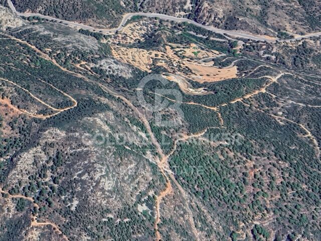 Opportunity in Pratdip, Costa Dorada: estate of almost 28 hectares with a farmhouse dating back to 1900