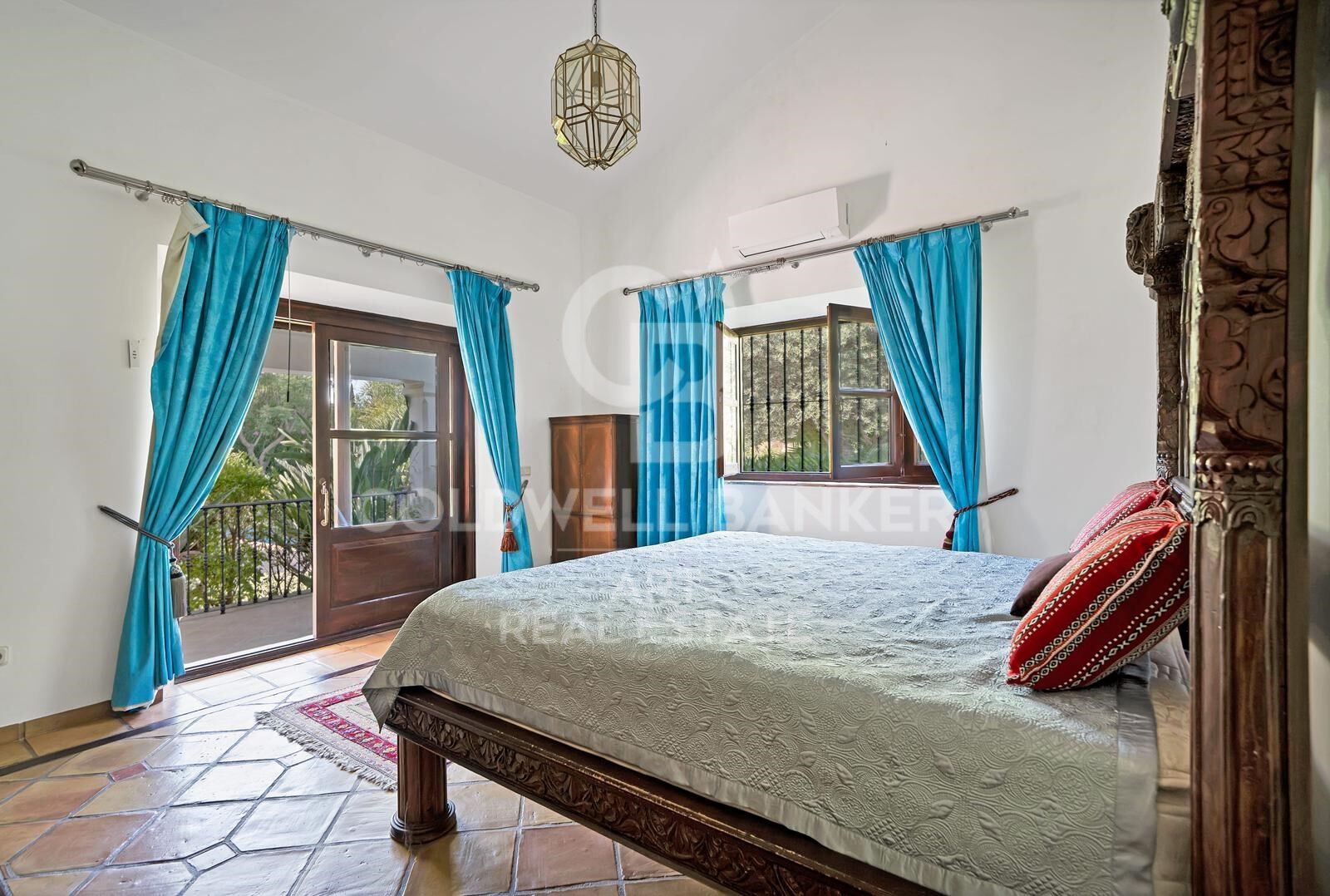 Zeitlose Eleganz in erstklassiger Lage an der Neuen Goldenen Meile, Estepona