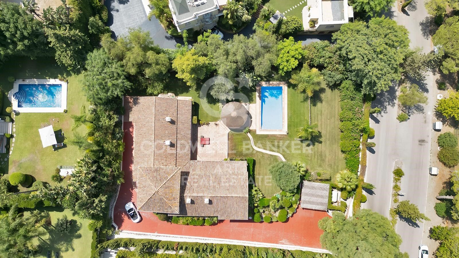 Zeitlose Eleganz in erstklassiger Lage an der Neuen Goldenen Meile, Estepona