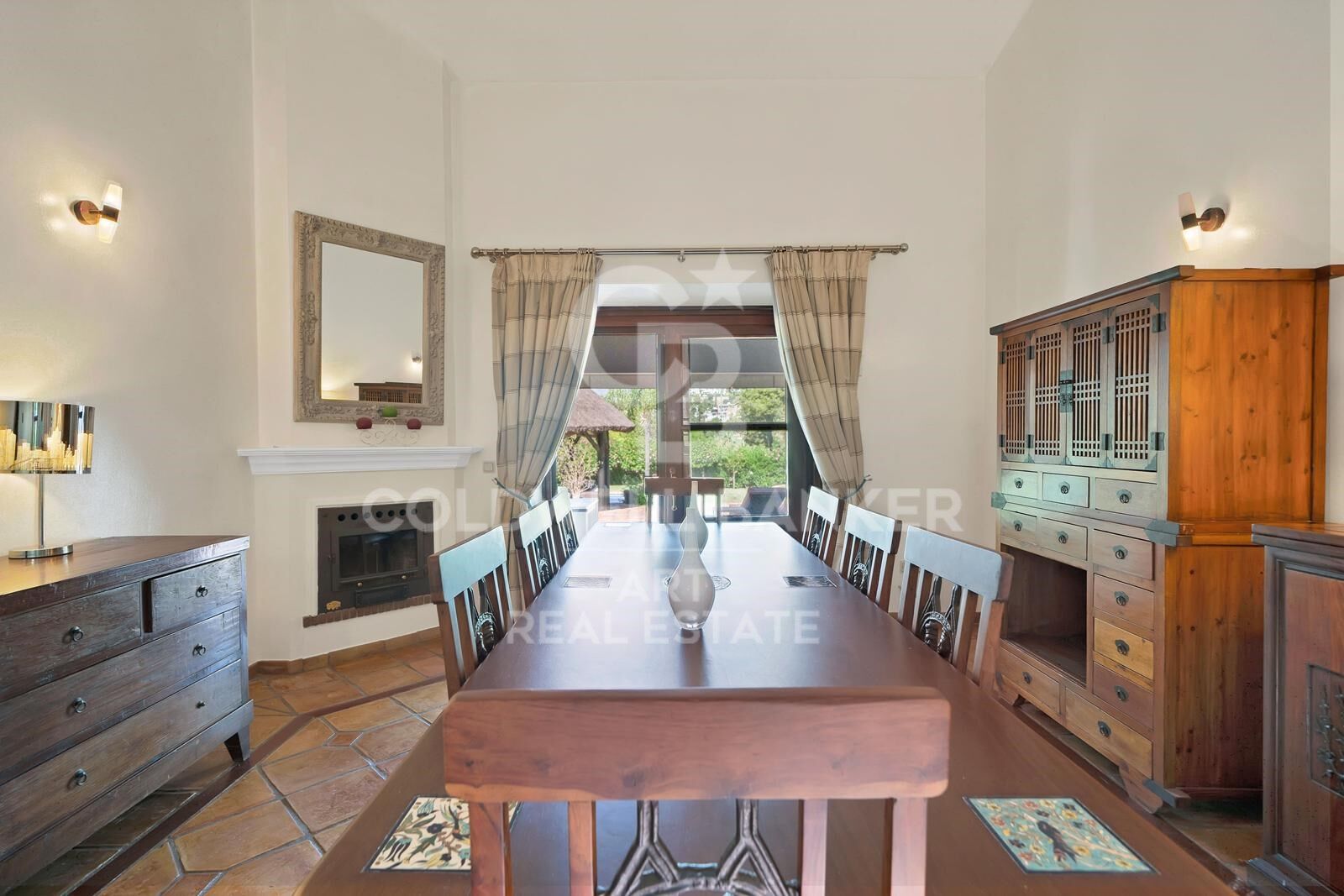 Élégance intemporelle sur la première ligne de la Nouvelle Mille d'Or, Estepona