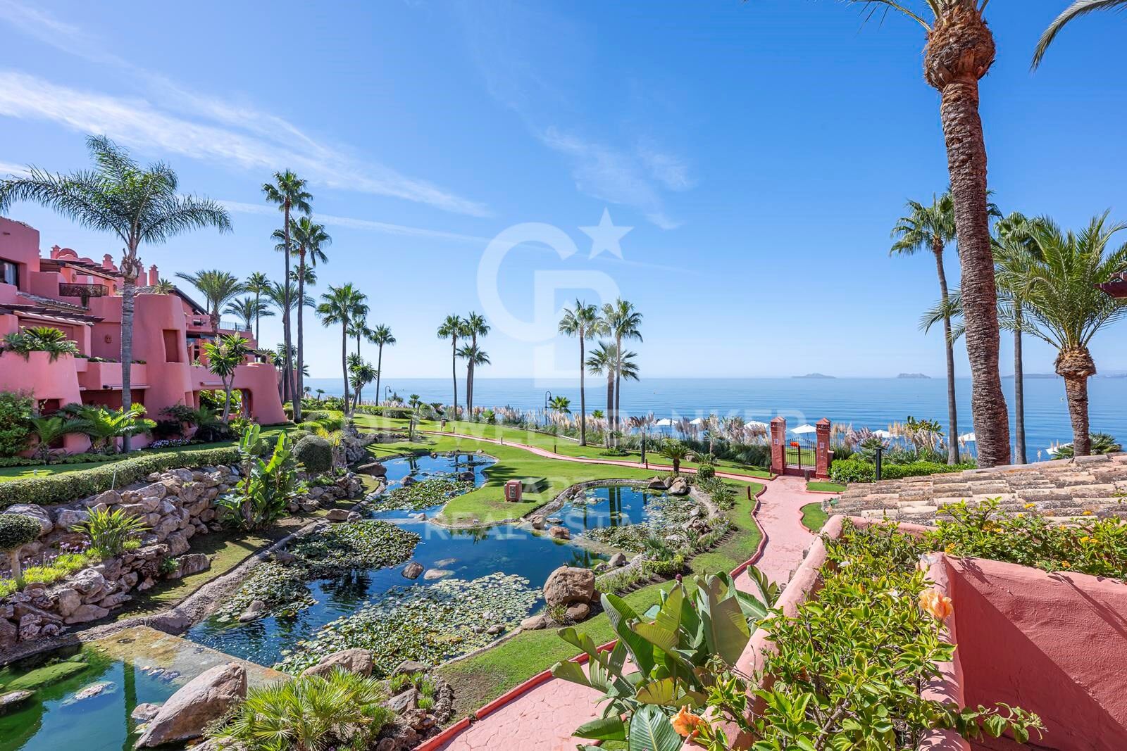 Elegancia junto al mar en Cabo Bermejo, Estepona
