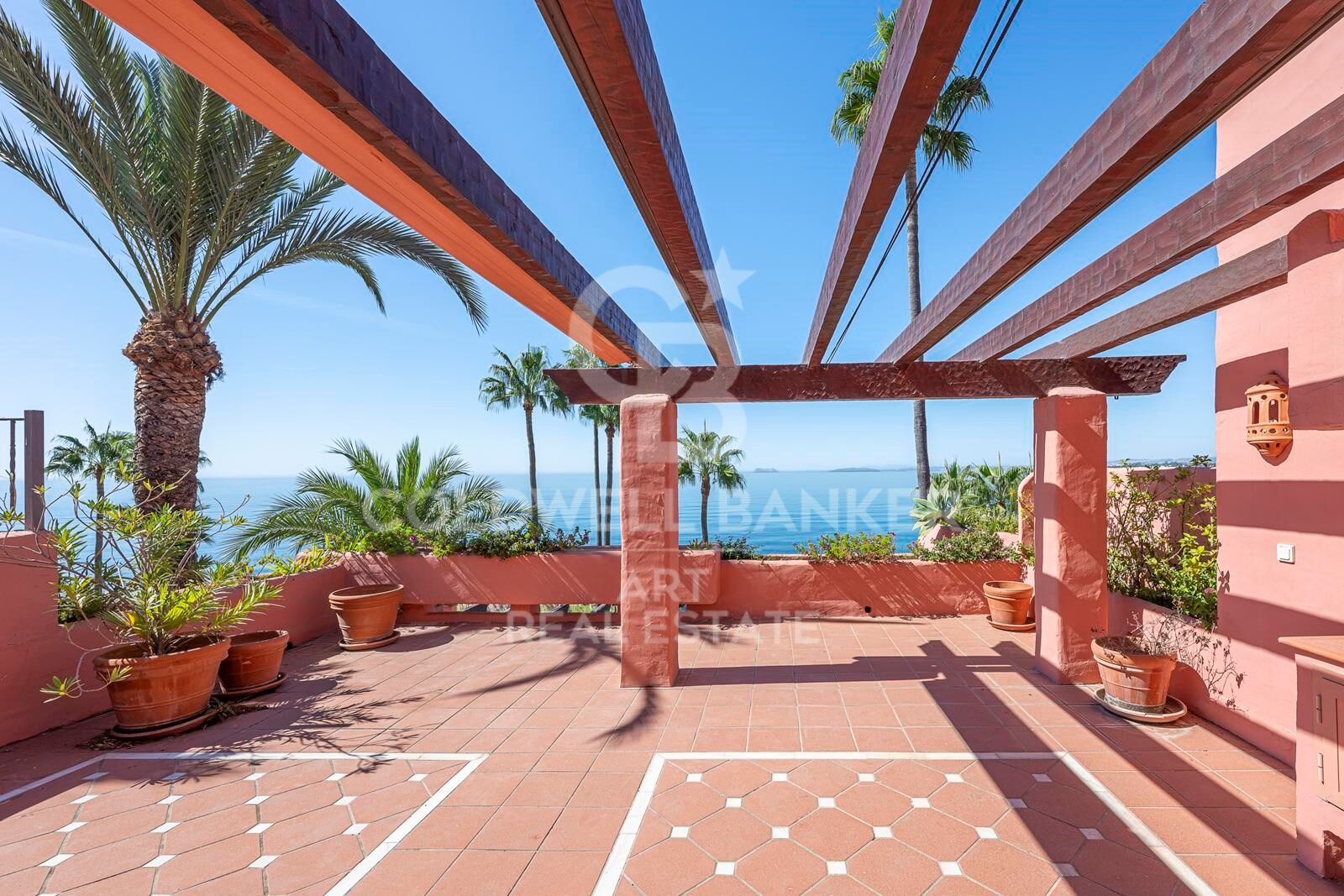 Élégance en bord de mer à Cabo Bermejo, Estepona