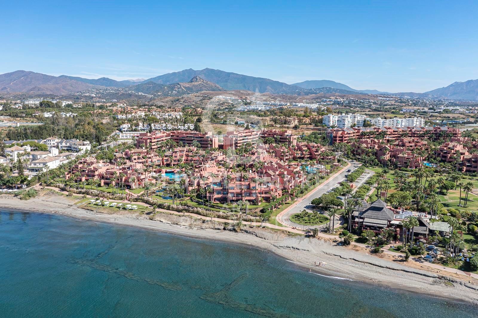 Élégance en bord de mer à Cabo Bermejo, Estepona