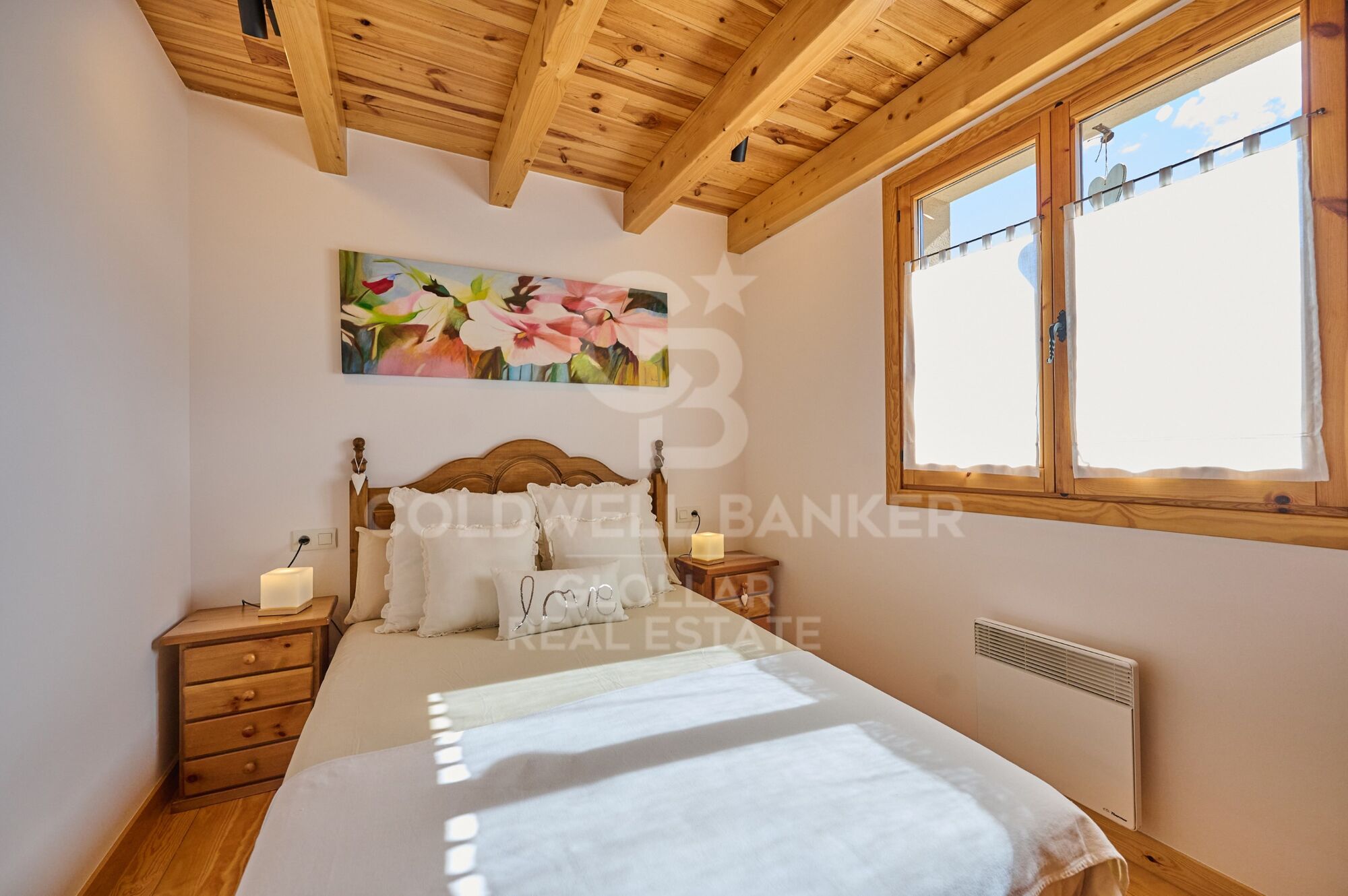 Encantador ático con terraza y vistas en Err.